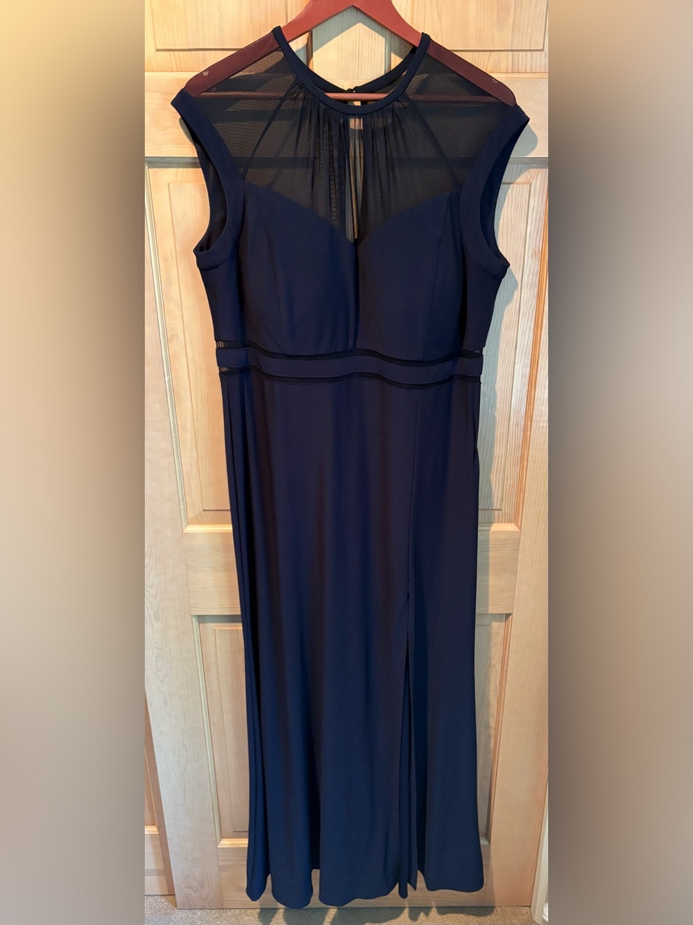 NW WOMAN - Elegant Navy Sleeveless Evening Dress Sz. 14W